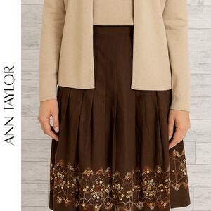 ANN TAYLOR LOFT Petite Brown Pleated Skirt, With Sequin Hem, Size 4P
